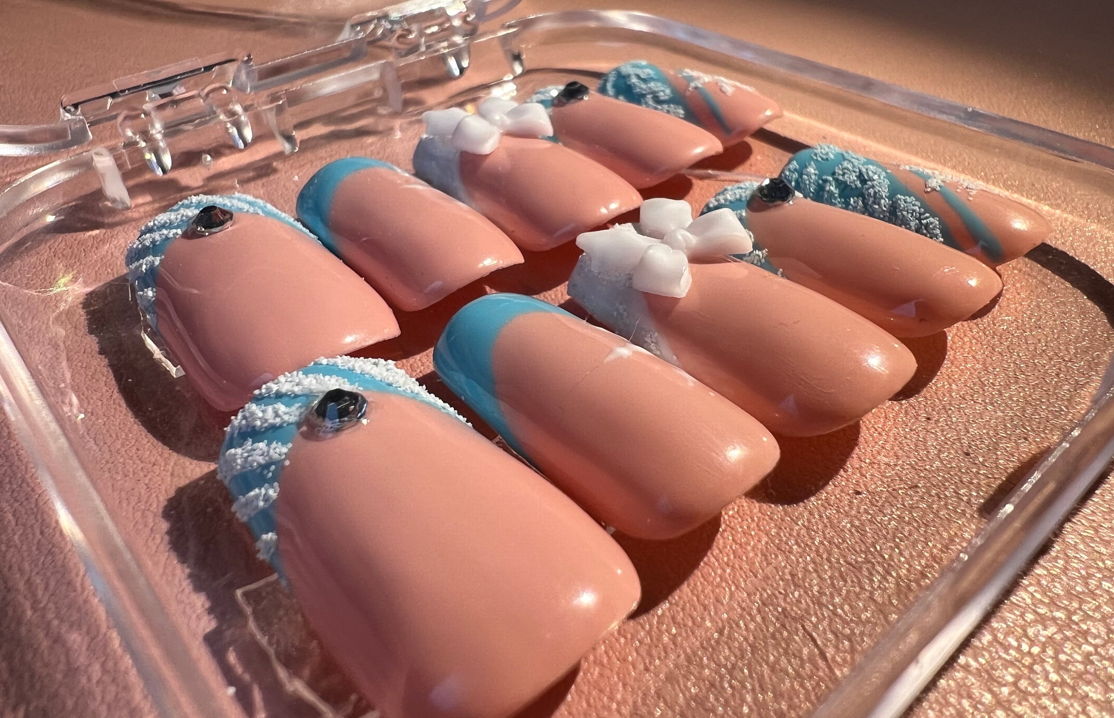 Press on Frozen Romance & Kit omaggio