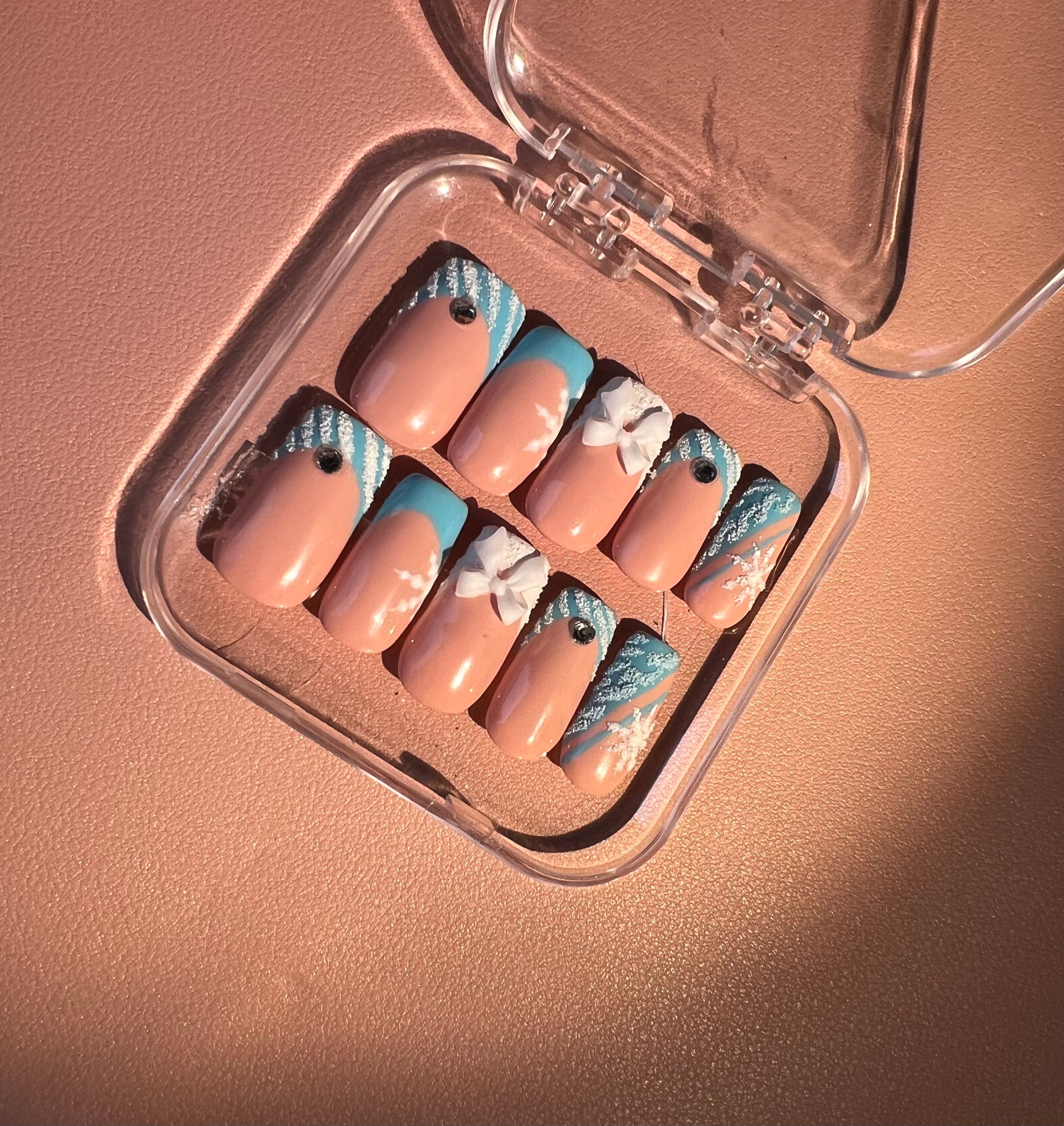 Press on Frozen Romance & Kit omaggio