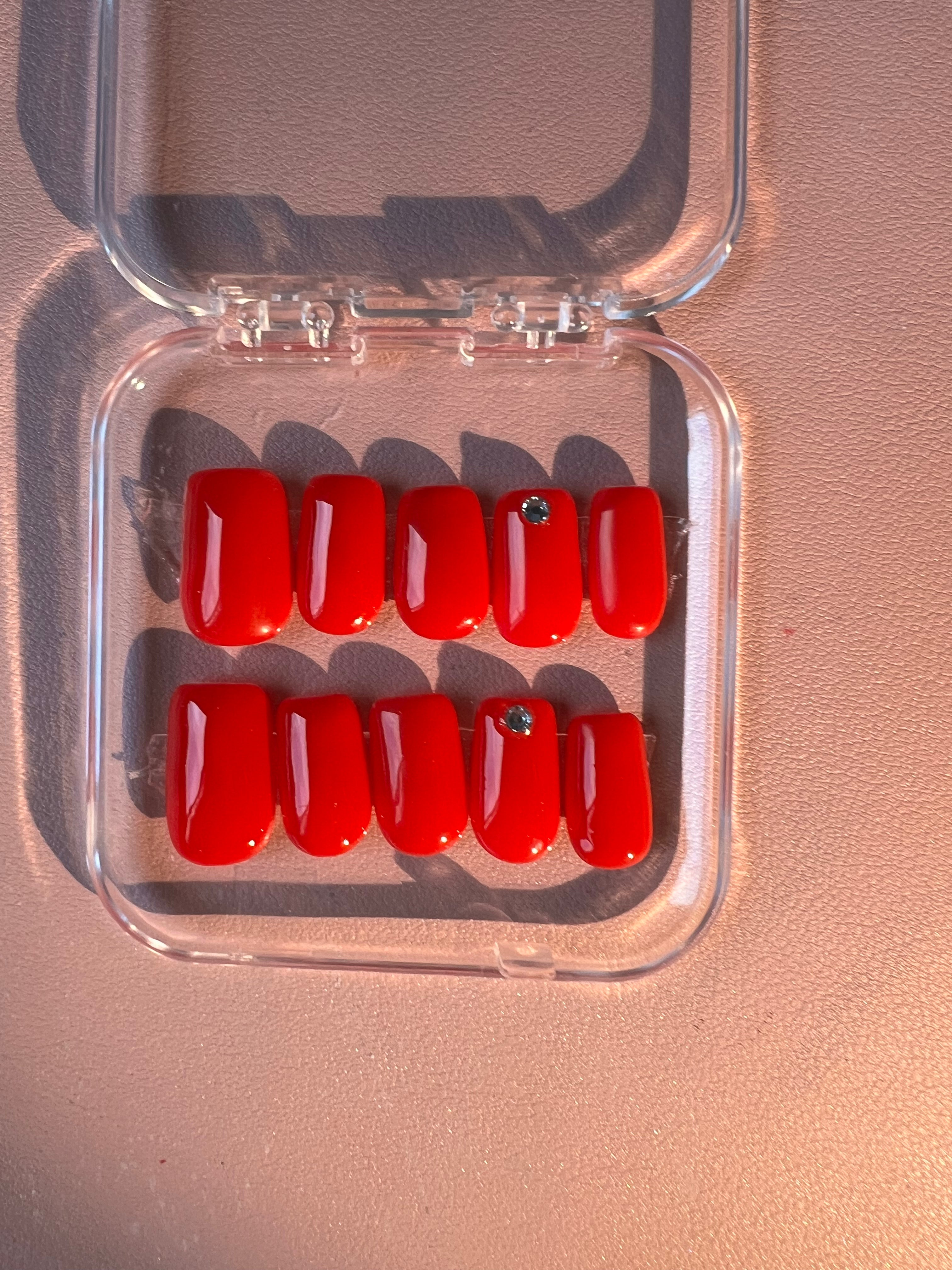 Press on Red Velvet Glam & Kit omaggio