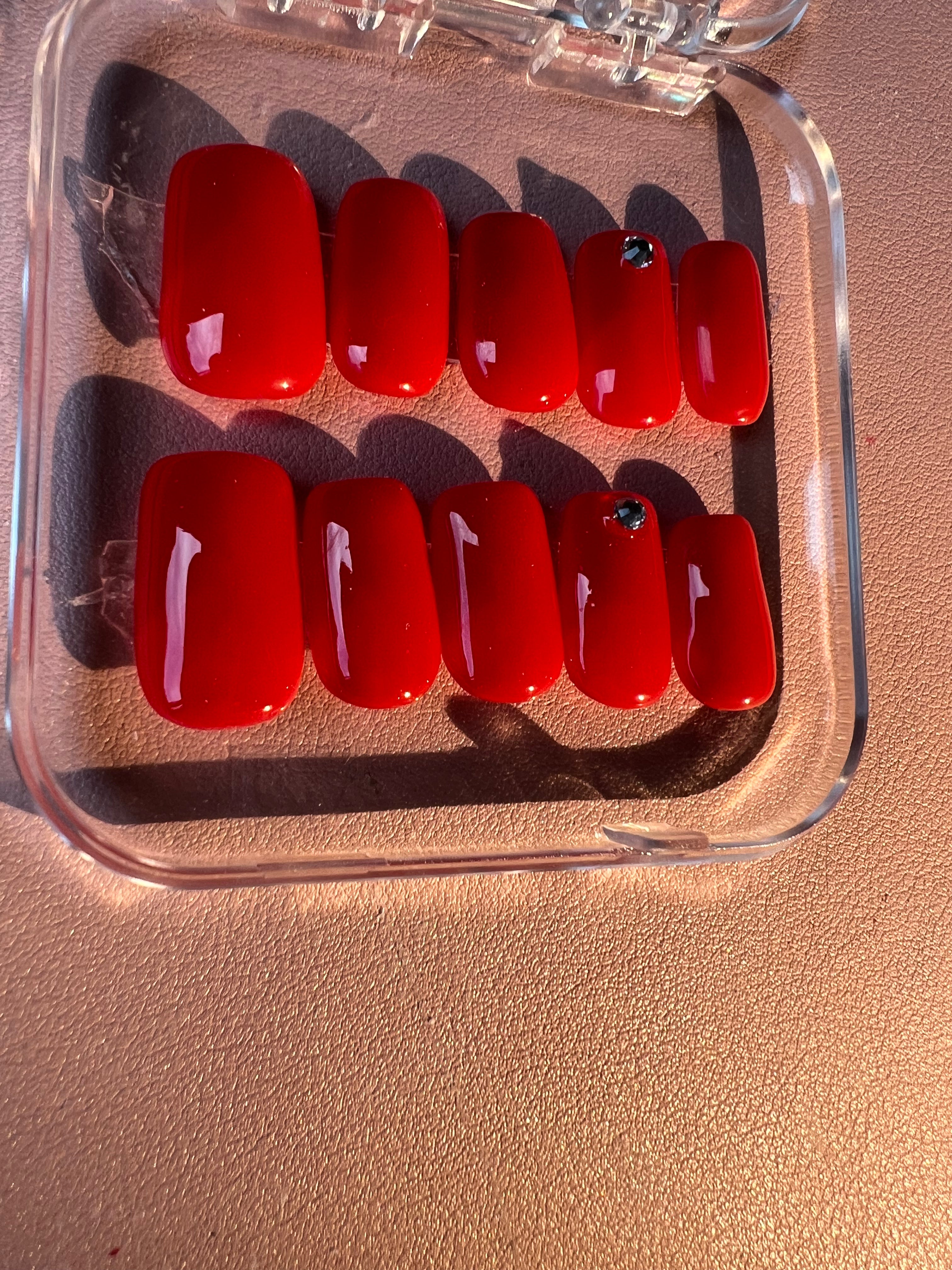 Press on Red Velvet Glam & Kit omaggio